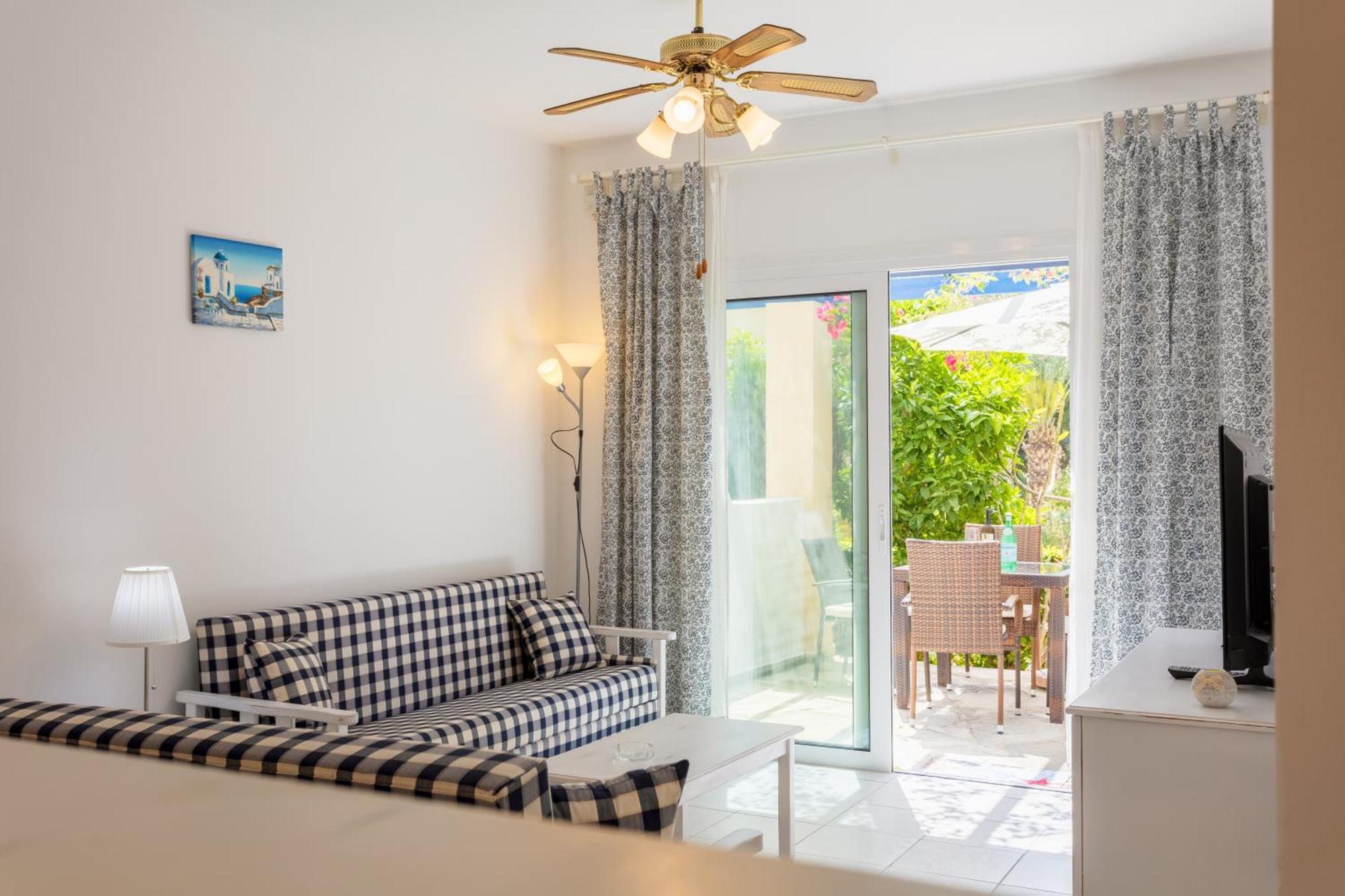 Regina Gardens Lovely Apartment Paphos Exterior foto