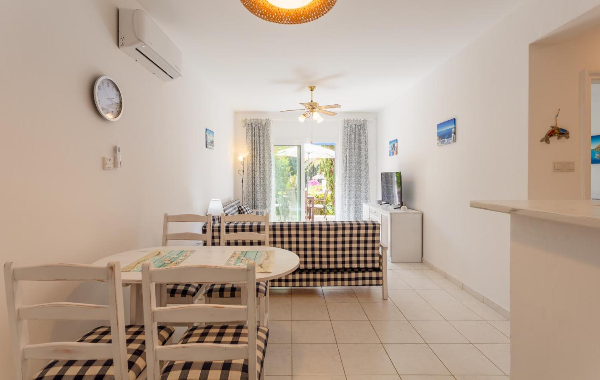 Regina Gardens Lovely Apartment Paphos Exterior foto