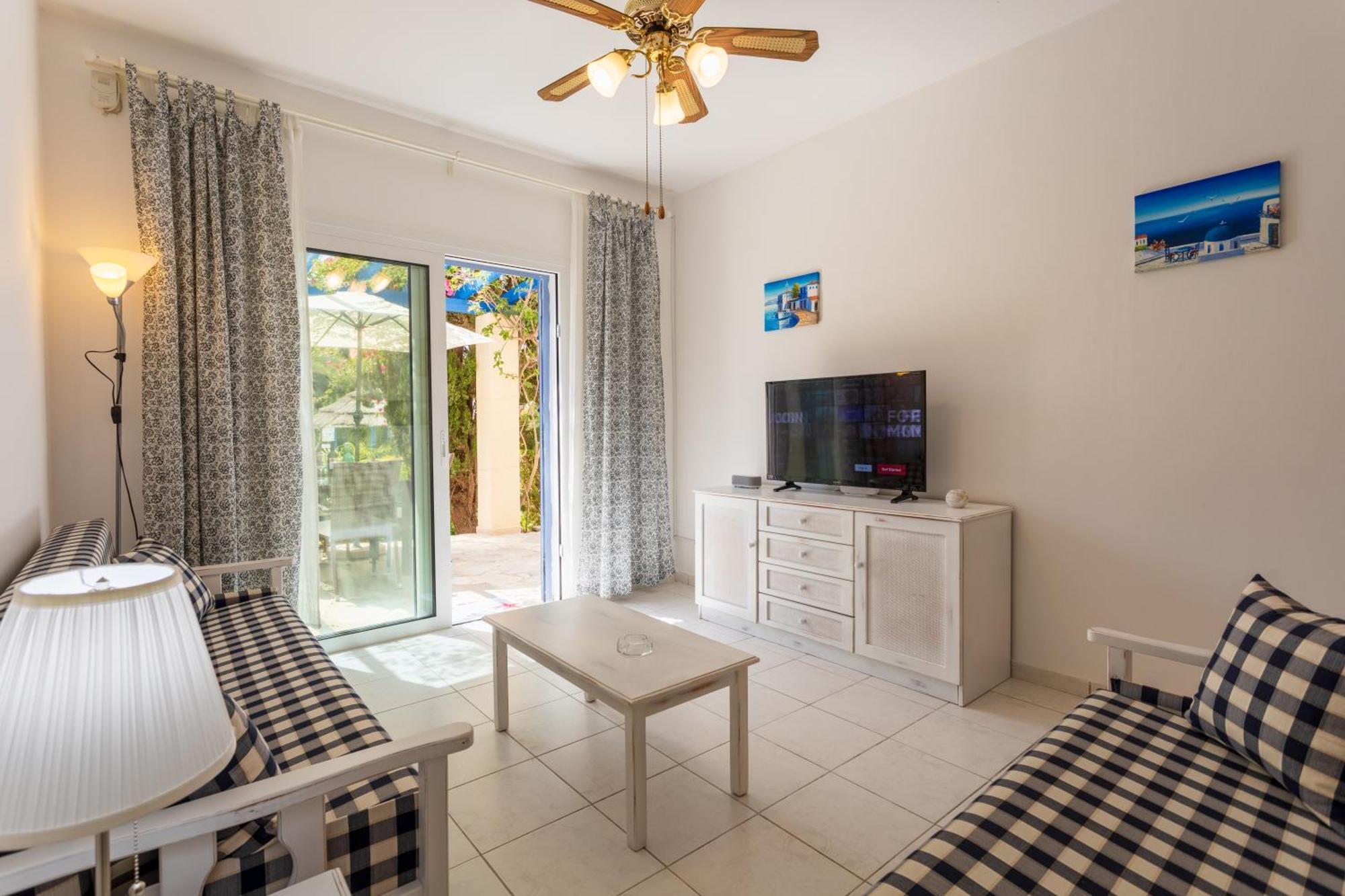 Regina Gardens Lovely Apartment Paphos Exterior foto